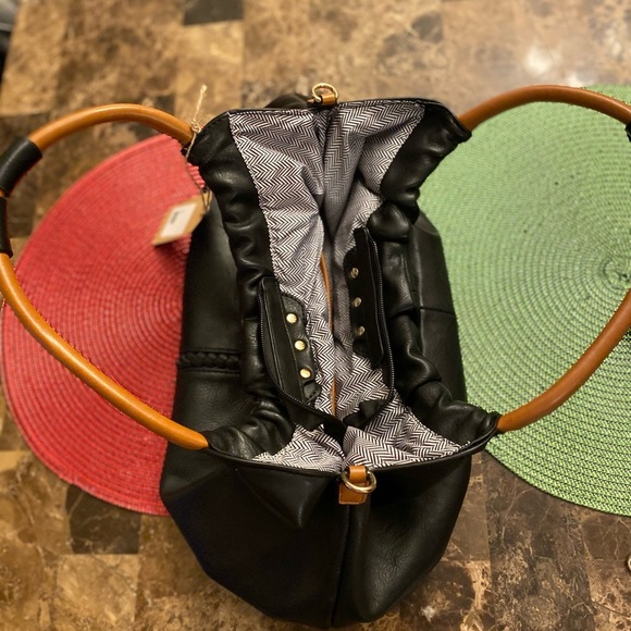 Black hobo-style handbag 🖤 Faux Leather… - Picture 16 of 16